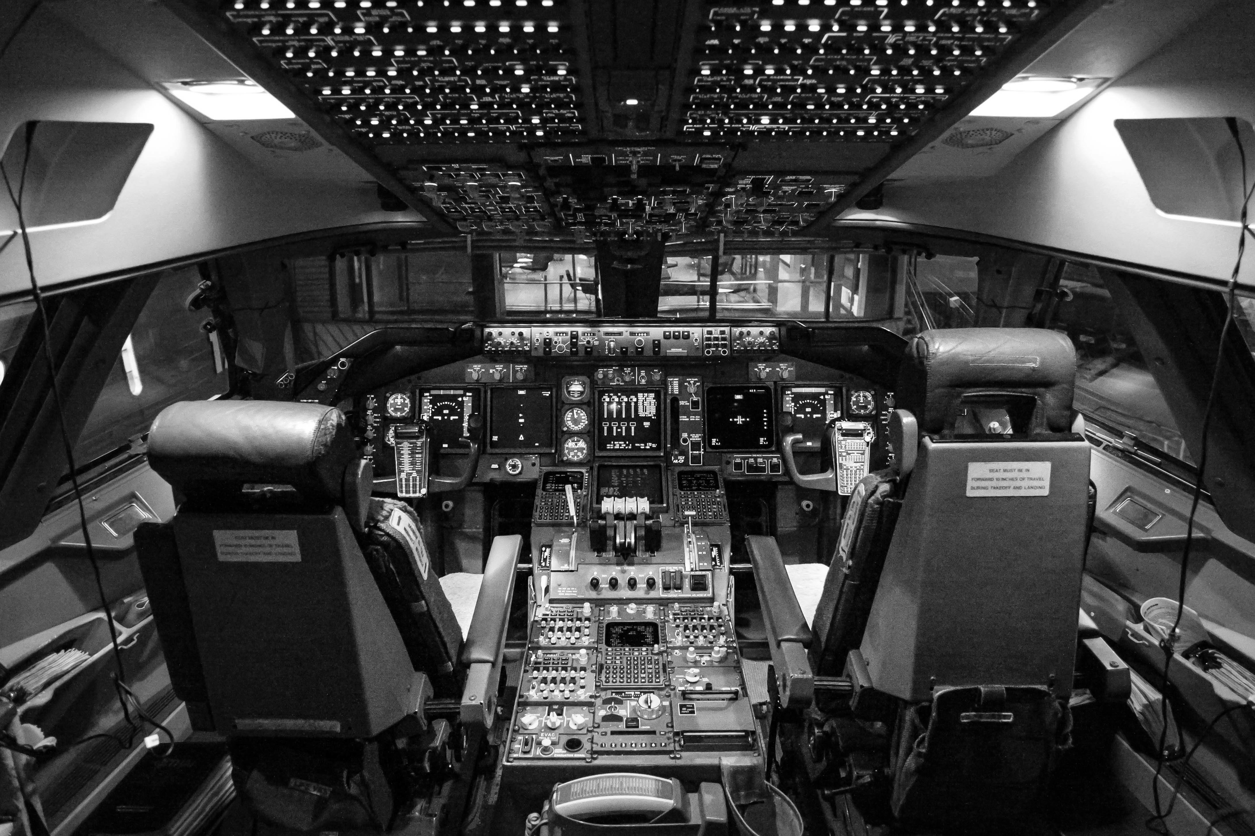 Cockpit.jpg